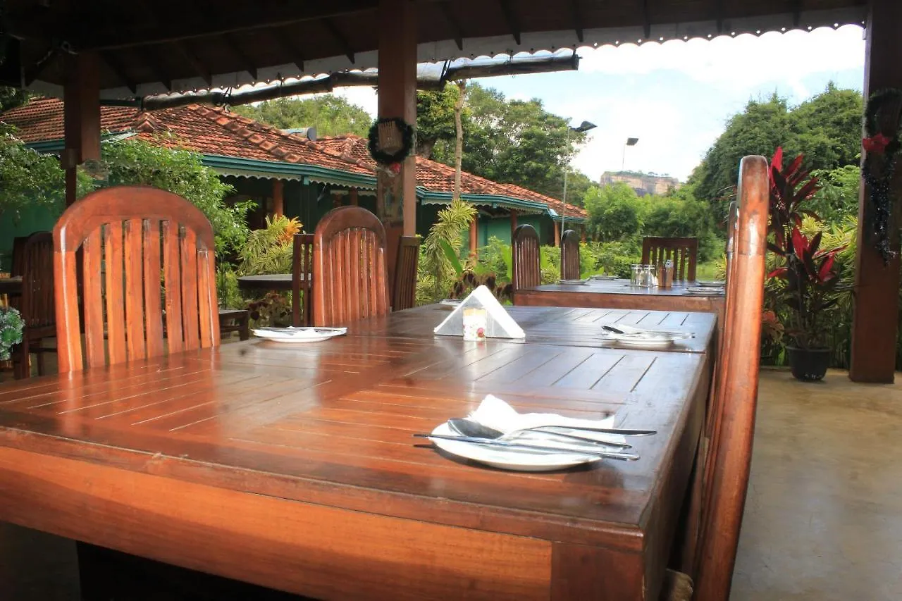 Lodge Sigiriya Melrose Villas